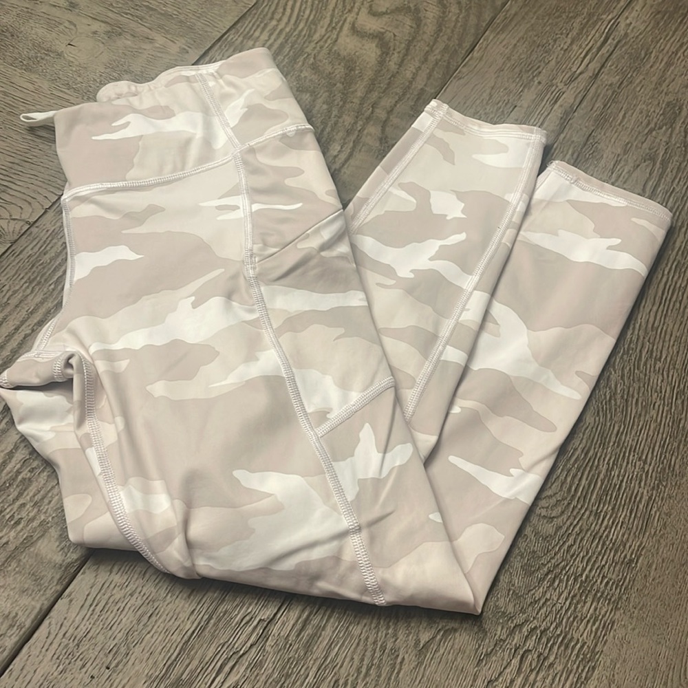 Athleta Camo Leggings EUC